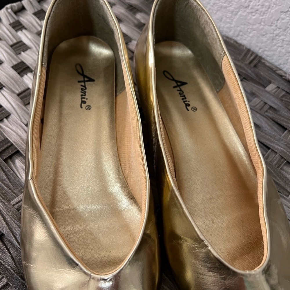 Vintage Gold Annie Kitten/Wedged Flats - Picture 3 of 7